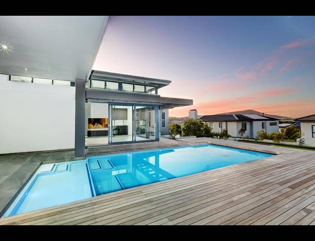6 BEDROOM HOUSE FOR SALE IN CLARA ANNA FONTEIN